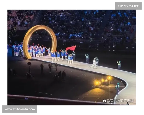 圣西罗冬奥开幕式后首场意甲，球场氛围热烈